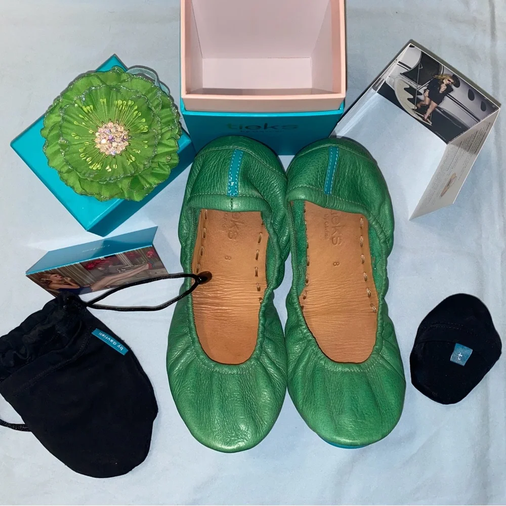 Tieks Clover Green Leather Flats - Picture 1 of 5